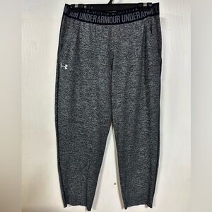 Black under under  armour pant